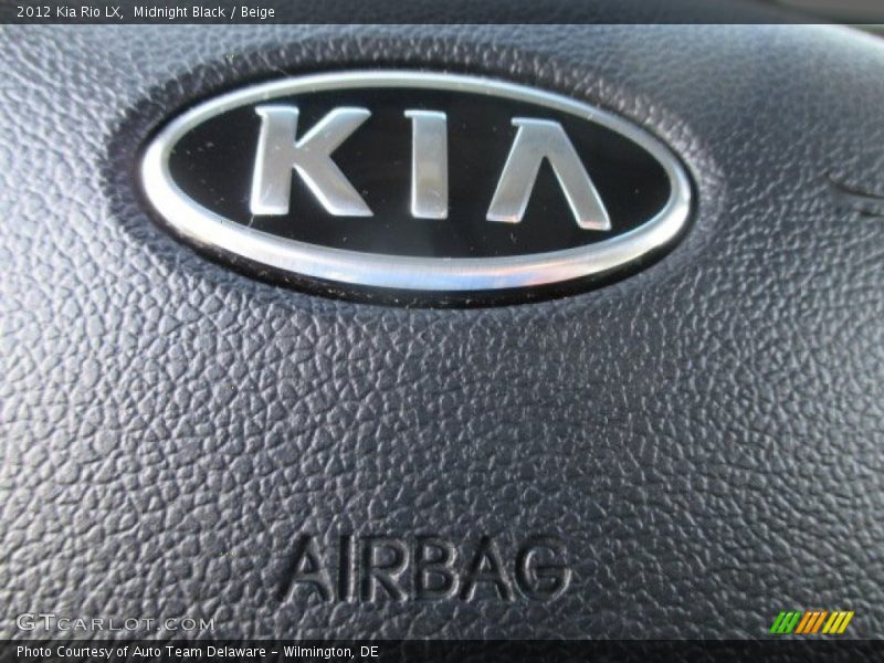Midnight Black / Beige 2012 Kia Rio LX