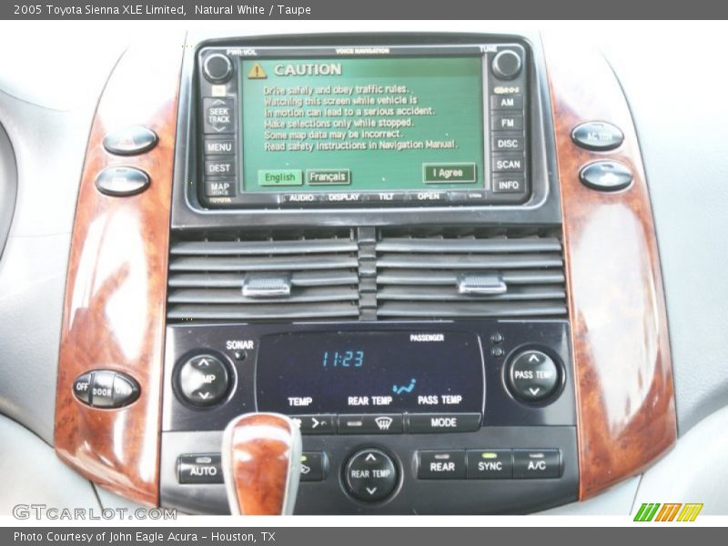 Controls of 2005 Sienna XLE Limited