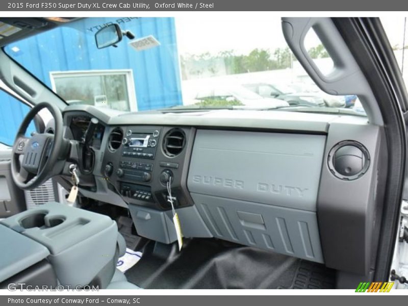 Dashboard of 2015 F350 Super Duty XL Crew Cab Utility
