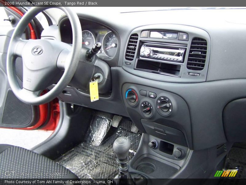 Tango Red / Black 2008 Hyundai Accent SE Coupe