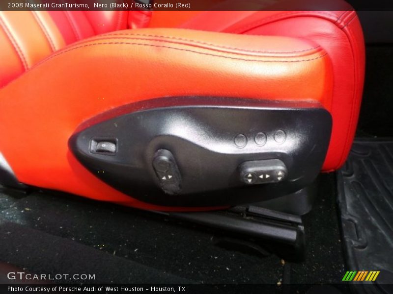 Nero (Black) / Rosso Corallo (Red) 2008 Maserati GranTurismo