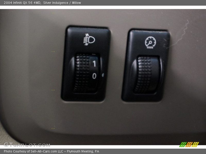 Silver Indulgence / Willow 2004 Infiniti QX 56 4WD