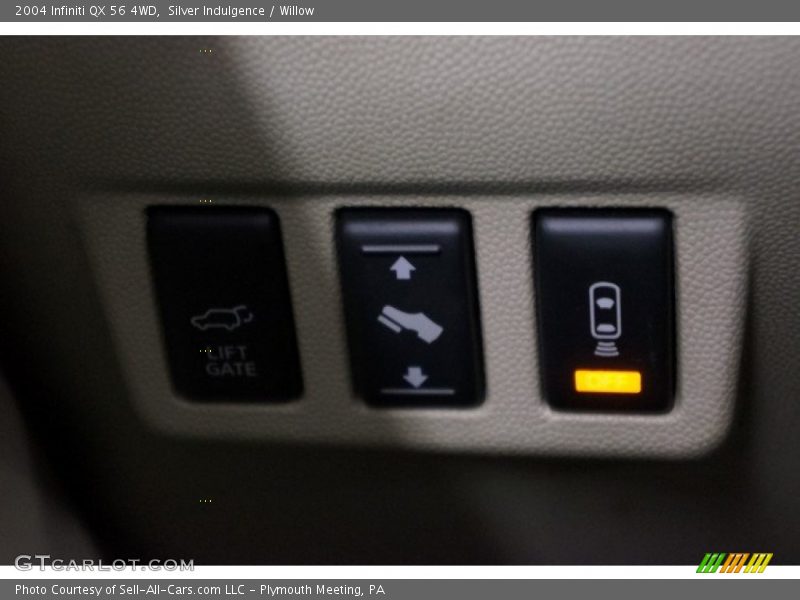 Silver Indulgence / Willow 2004 Infiniti QX 56 4WD