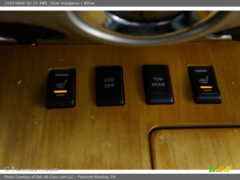 Silver Indulgence / Willow 2004 Infiniti QX 56 4WD