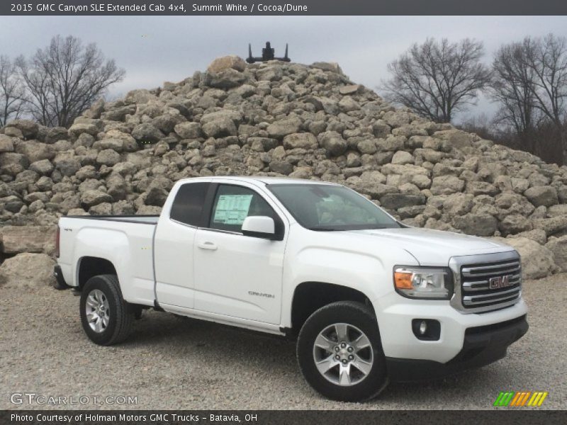Front 3/4 View of 2015 Canyon SLE Extended Cab 4x4