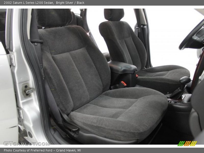 Bright Silver / Black 2002 Saturn L Series L200 Sedan