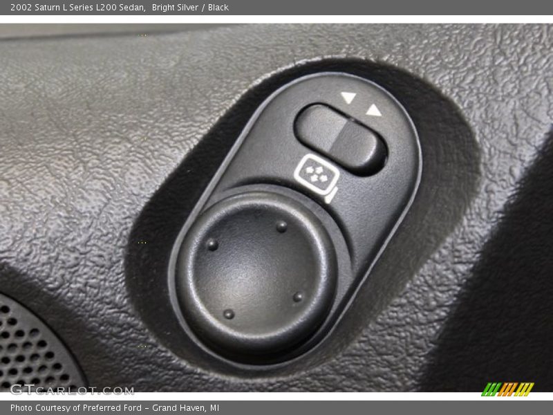 Controls of 2002 L Series L200 Sedan