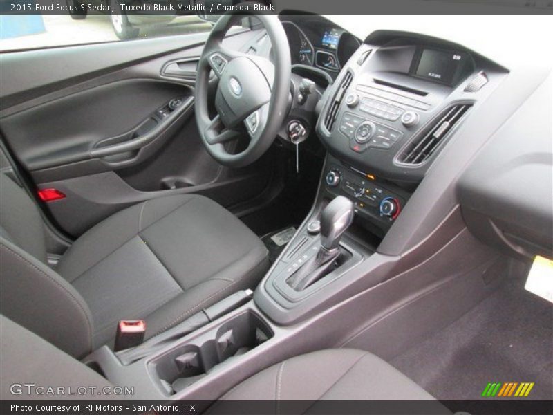 Tuxedo Black Metallic / Charcoal Black 2015 Ford Focus S Sedan