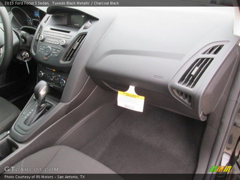 Tuxedo Black Metallic / Charcoal Black 2015 Ford Focus S Sedan