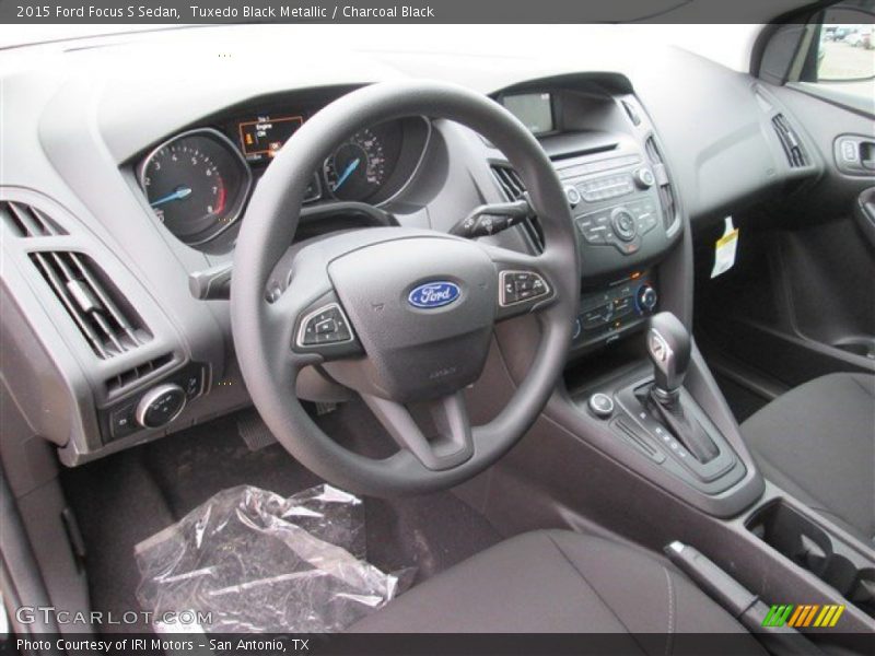 Tuxedo Black Metallic / Charcoal Black 2015 Ford Focus S Sedan