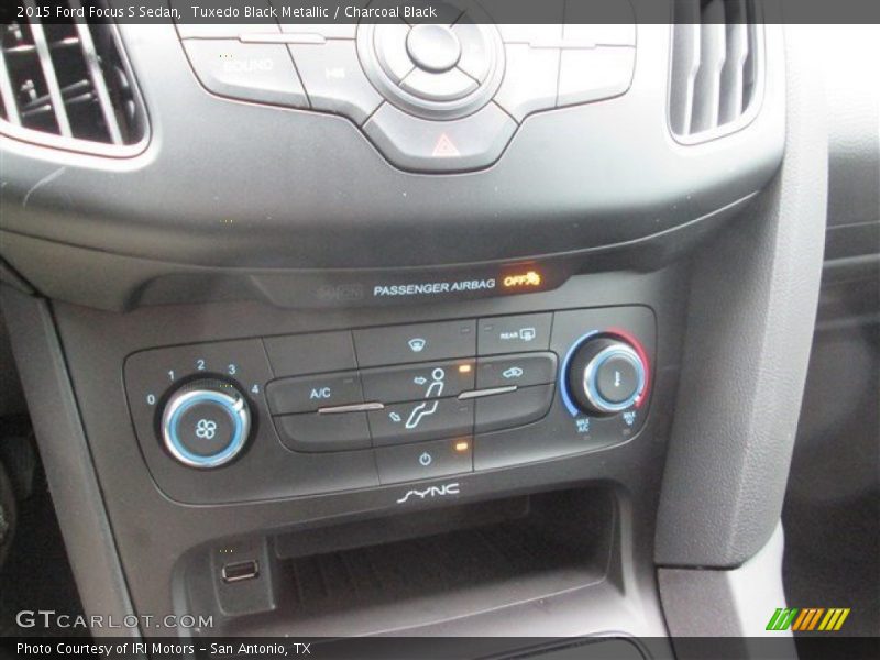 Tuxedo Black Metallic / Charcoal Black 2015 Ford Focus S Sedan