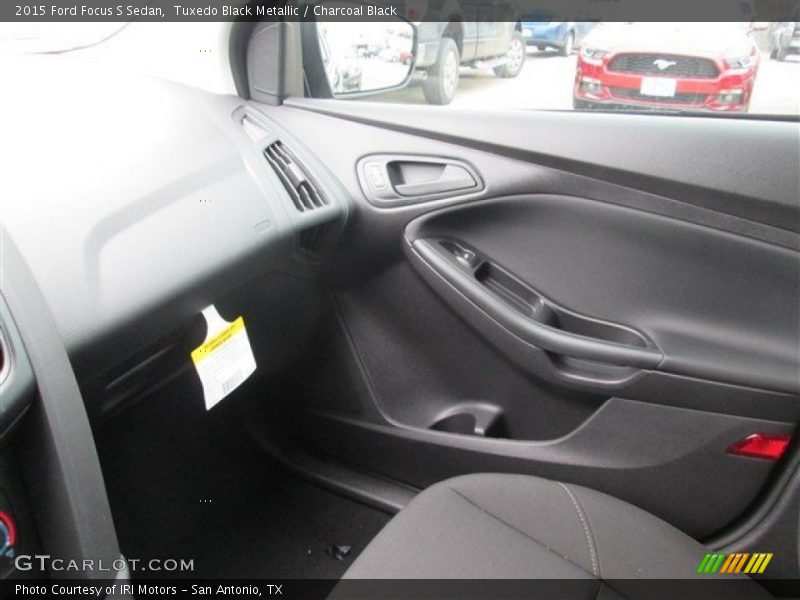 Tuxedo Black Metallic / Charcoal Black 2015 Ford Focus S Sedan