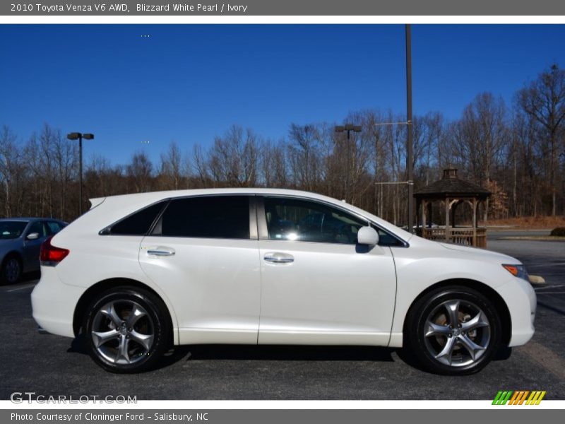 Blizzard White Pearl / Ivory 2010 Toyota Venza V6 AWD