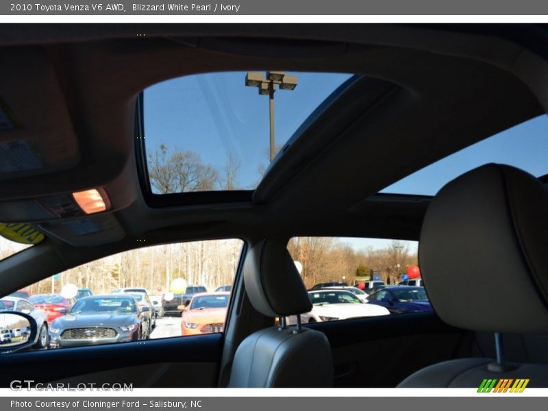 Blizzard White Pearl / Ivory 2010 Toyota Venza V6 AWD