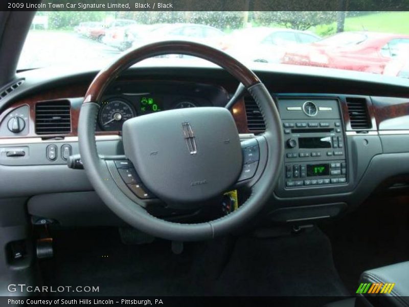 Black / Black 2009 Lincoln Town Car Signature Limited