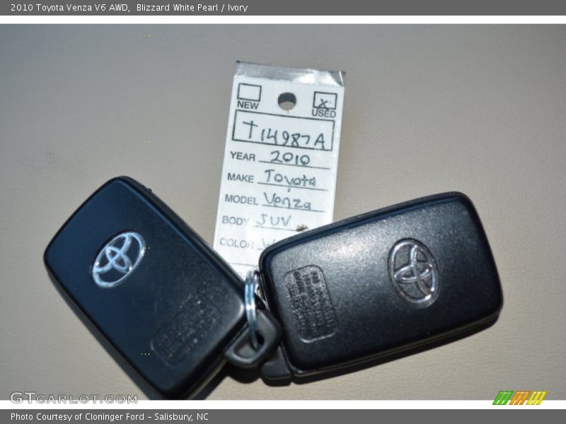 Blizzard White Pearl / Ivory 2010 Toyota Venza V6 AWD
