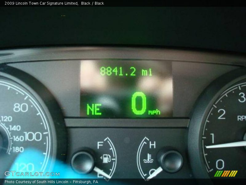 Black / Black 2009 Lincoln Town Car Signature Limited