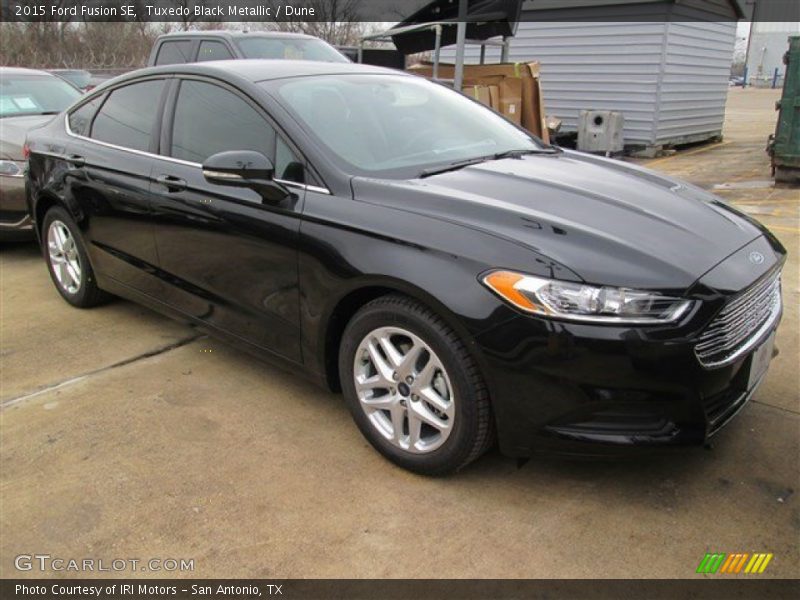 Tuxedo Black Metallic / Dune 2015 Ford Fusion SE
