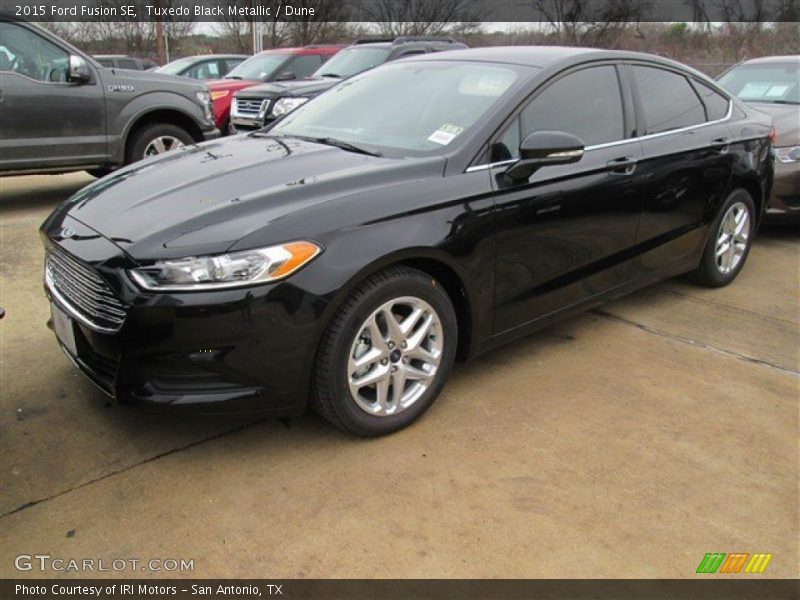 Tuxedo Black Metallic / Dune 2015 Ford Fusion SE