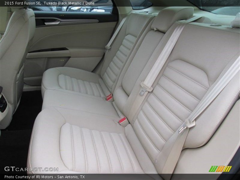 Tuxedo Black Metallic / Dune 2015 Ford Fusion SE