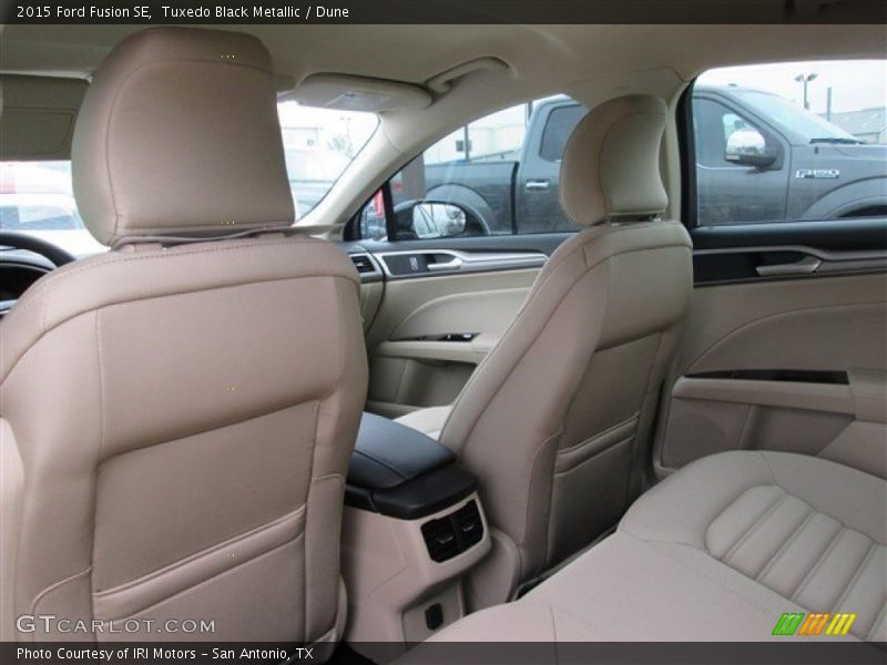 Tuxedo Black Metallic / Dune 2015 Ford Fusion SE