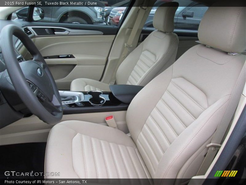 Tuxedo Black Metallic / Dune 2015 Ford Fusion SE