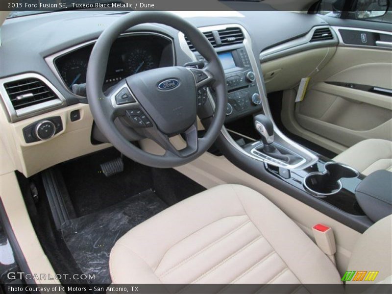 Tuxedo Black Metallic / Dune 2015 Ford Fusion SE