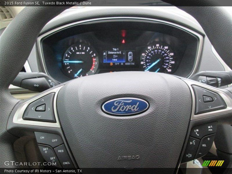 Tuxedo Black Metallic / Dune 2015 Ford Fusion SE