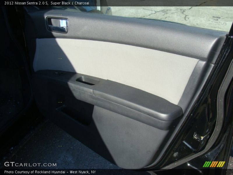Super Black / Charcoal 2012 Nissan Sentra 2.0 S