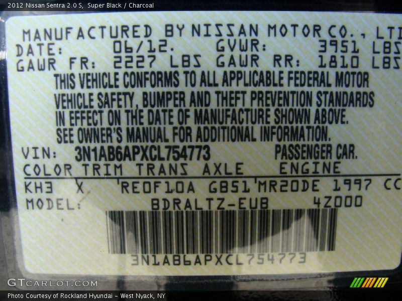 Super Black / Charcoal 2012 Nissan Sentra 2.0 S