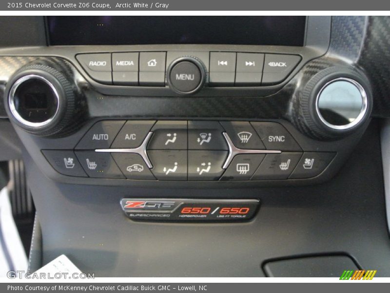 Controls of 2015 Corvette Z06 Coupe