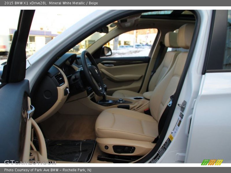 Mineral White Metallic / Beige 2015 BMW X1 xDrive28i