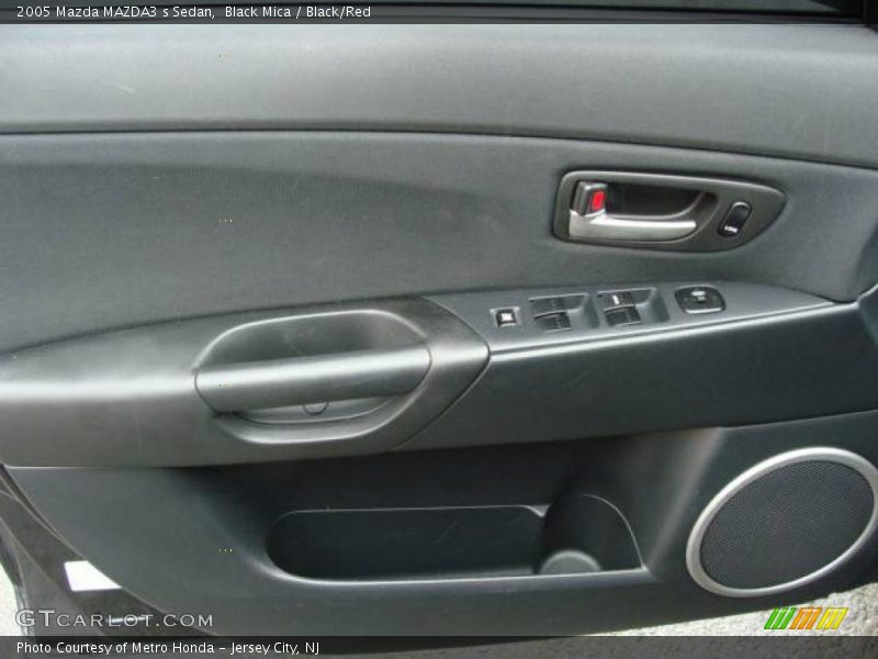 Black Mica / Black/Red 2005 Mazda MAZDA3 s Sedan
