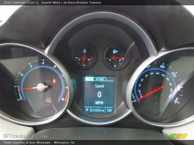 Summit White / Jet Black/Medium Titanium 2014 Chevrolet Cruze LS