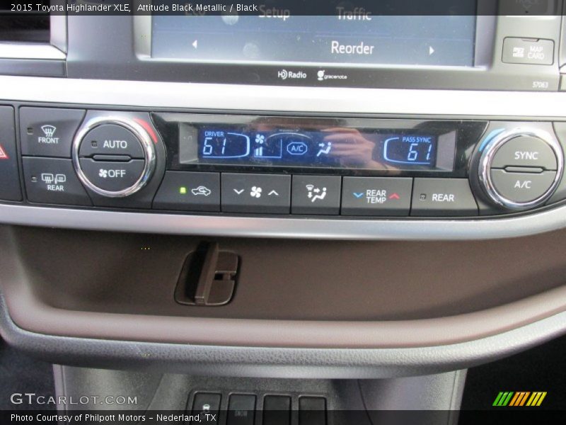 Attitude Black Metallic / Black 2015 Toyota Highlander XLE