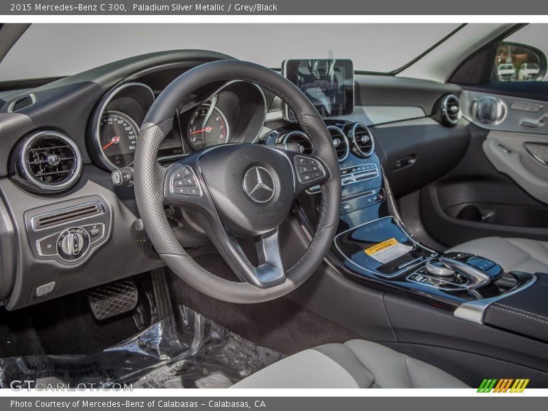 Paladium Silver Metallic / Grey/Black 2015 Mercedes-Benz C 300