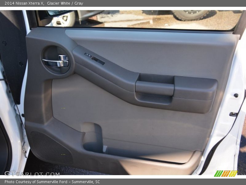 Glacier White / Gray 2014 Nissan Xterra X