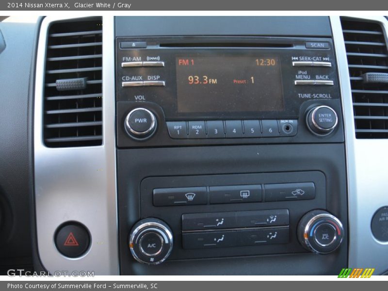 Glacier White / Gray 2014 Nissan Xterra X