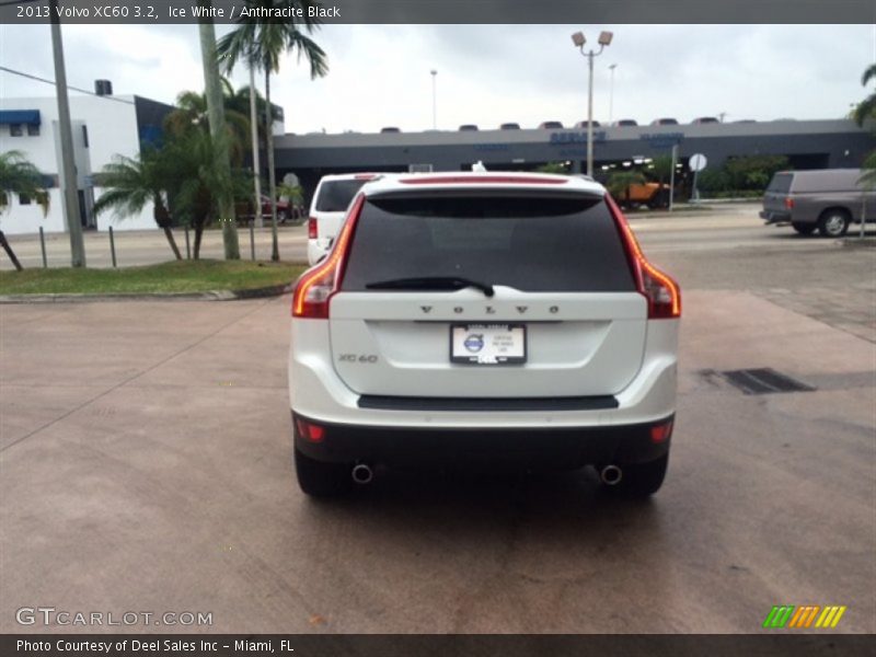Ice White / Anthracite Black 2013 Volvo XC60 3.2