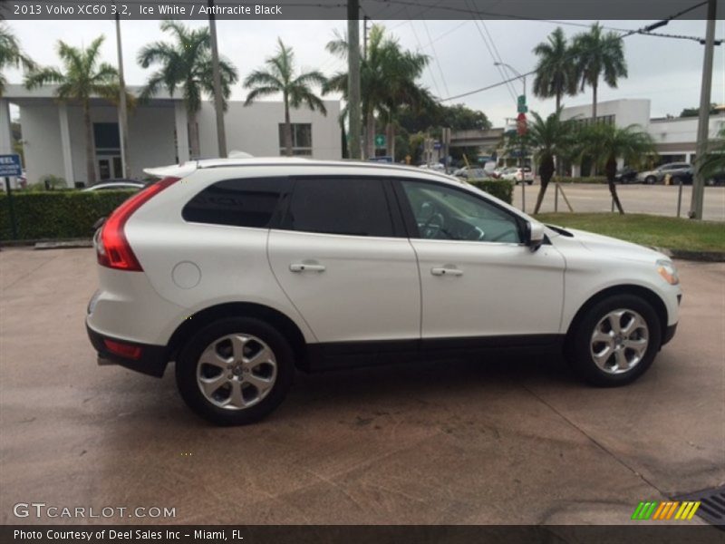 Ice White / Anthracite Black 2013 Volvo XC60 3.2