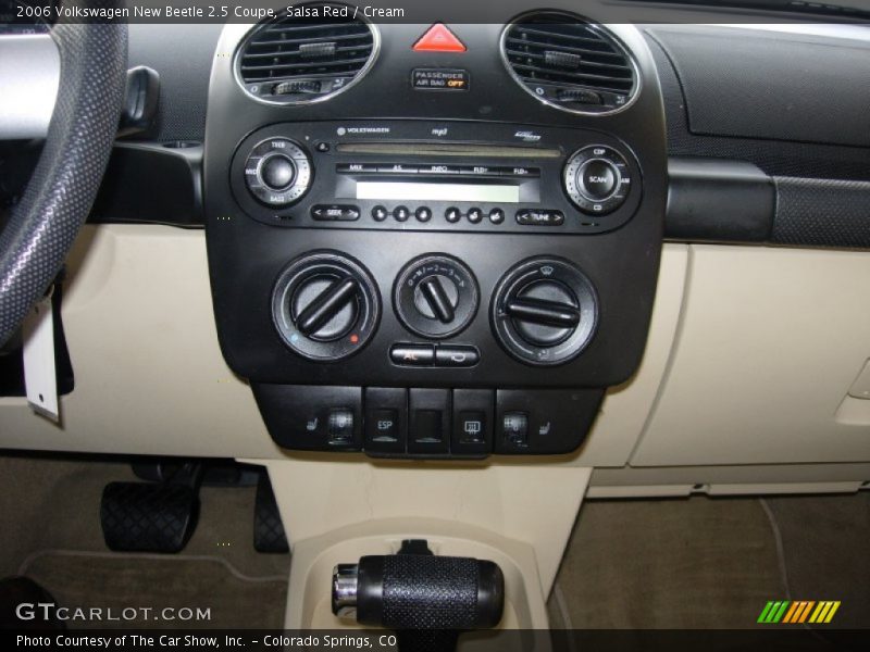 Salsa Red / Cream 2006 Volkswagen New Beetle 2.5 Coupe
