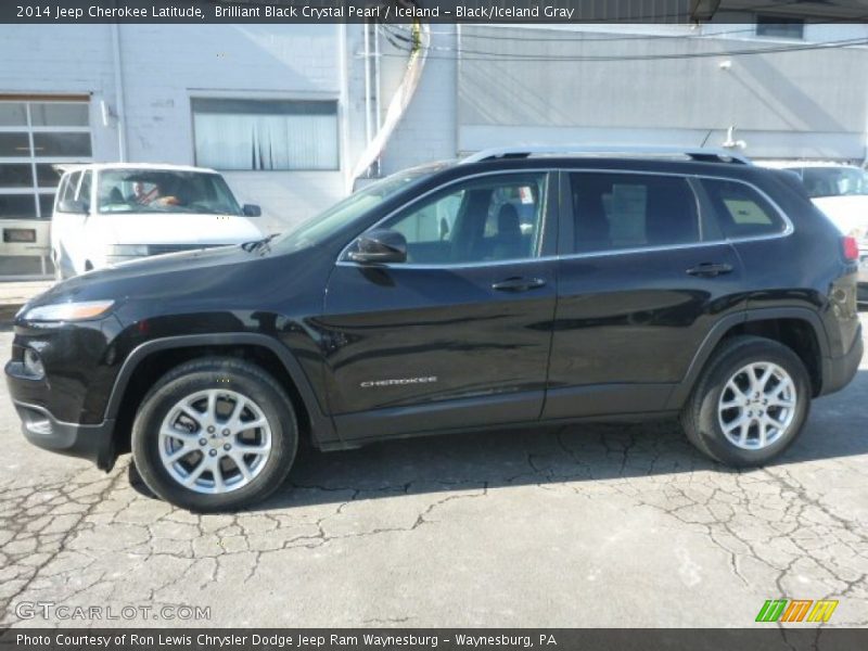 Brilliant Black Crystal Pearl / Iceland - Black/Iceland Gray 2014 Jeep Cherokee Latitude
