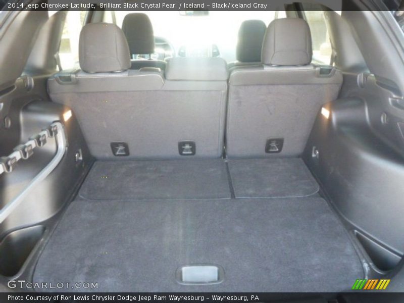Brilliant Black Crystal Pearl / Iceland - Black/Iceland Gray 2014 Jeep Cherokee Latitude