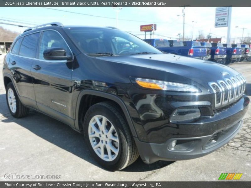 Brilliant Black Crystal Pearl / Iceland - Black/Iceland Gray 2014 Jeep Cherokee Latitude
