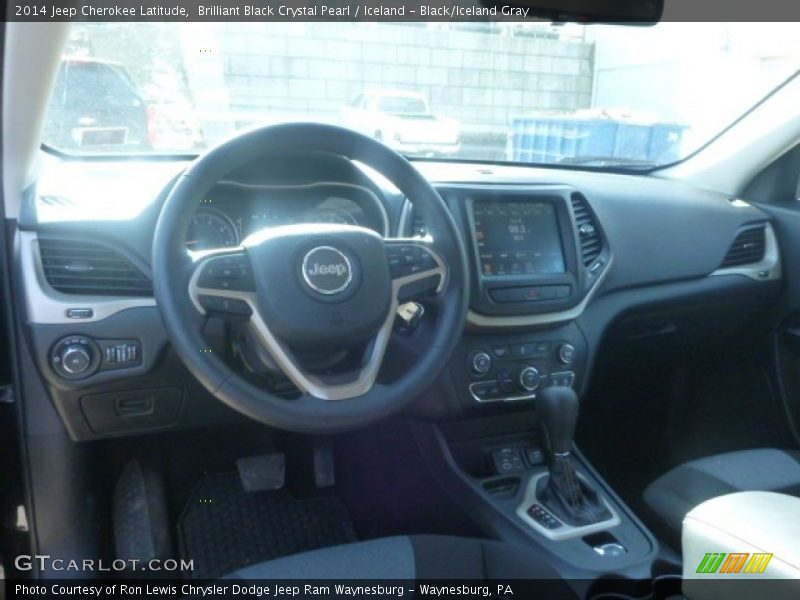 Brilliant Black Crystal Pearl / Iceland - Black/Iceland Gray 2014 Jeep Cherokee Latitude