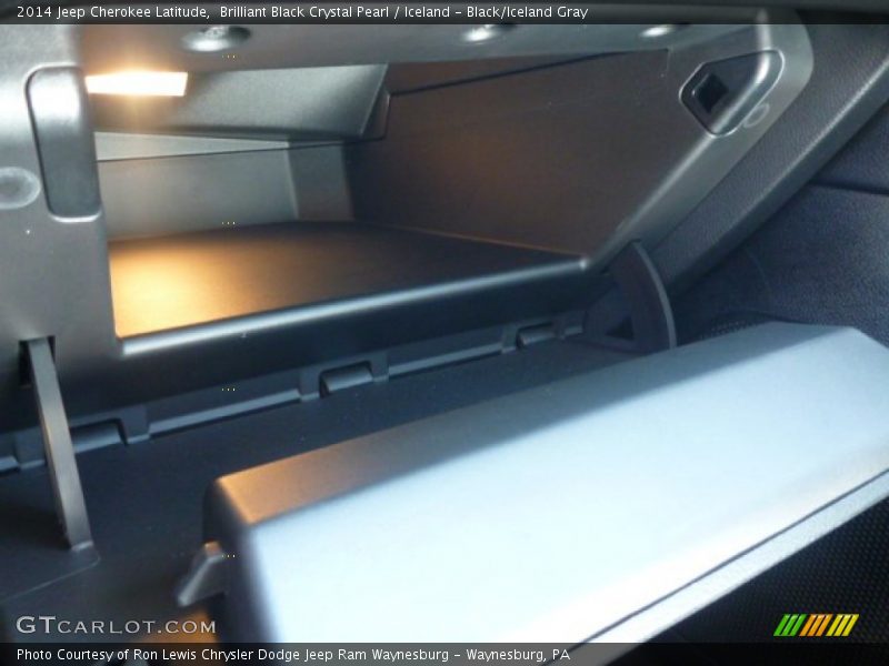 Brilliant Black Crystal Pearl / Iceland - Black/Iceland Gray 2014 Jeep Cherokee Latitude