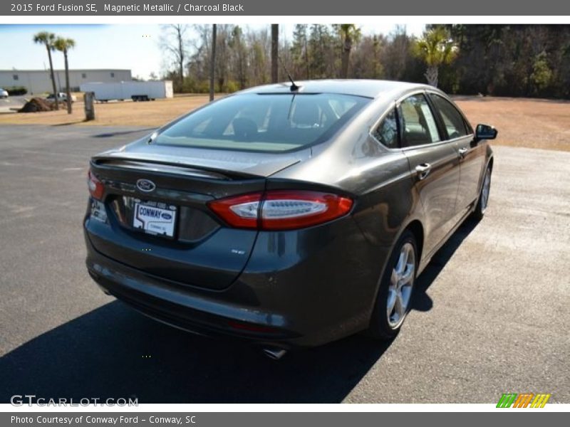 Magnetic Metallic / Charcoal Black 2015 Ford Fusion SE