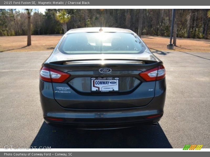 Magnetic Metallic / Charcoal Black 2015 Ford Fusion SE