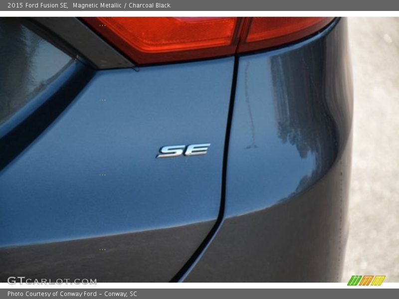 Magnetic Metallic / Charcoal Black 2015 Ford Fusion SE