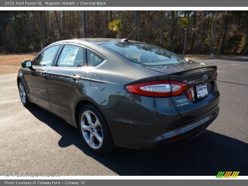 Magnetic Metallic / Charcoal Black 2015 Ford Fusion SE